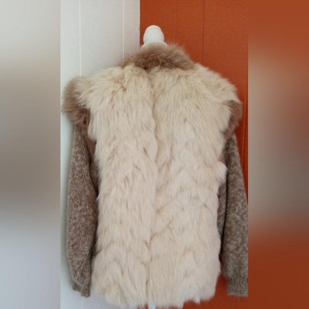 Beautiful Rabbit Fur Coat - Picture 3 of 6
